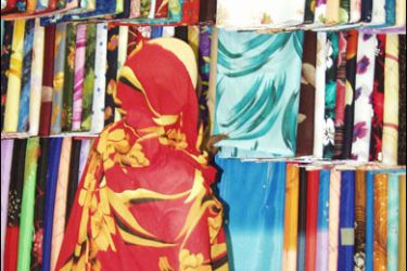 الثوب السوداني ينحسر مع دخول المرأة سوق العمل