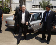 القيادي بحماس سعيد صيام يصل معبر رفح في طريقه للقاهرة أمس (رويترز)