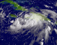 صورة جوية تظهر تحرك العاصفة غوستاف فوق جزيرة هاييتي باتجاه الشمال (الفرنسية)