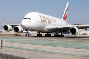 afp : An Emirates Airlines Airbus A380 arrives at Los Angeles International Airport from New York on August 5, 2008. Emirates is bringing its A380 to major cities in the US