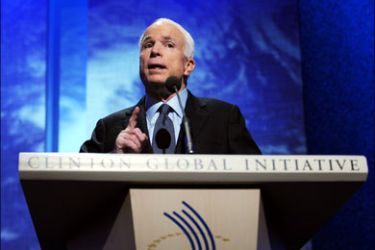 afp : Republican presidential nominee Arizona Senator John McCain speaks at the Clinton Global Initiative (CGI) September 25, 2008 in New York. The three-day event will