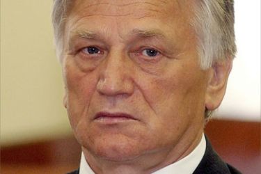 Former Serbian deputy prime minister and former Yugoslav army commander, Momcilo Perisic, is pictured June 1, 2004