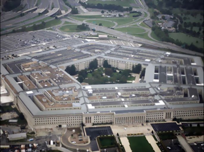 r : An aerial view of the United States military headquarters, the Pentagon, is shown from the air September 28, 2008. REUTERS/Jason Reed (UNITED STATES)
