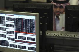 r/A Saudi trader monitors stocks at the Saudi Investment Bank in Riyadh October 8,2008.
