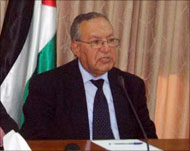 عبد الله: الخطوة لا تلبي كل المطالب الفلسطينية (الجزيرة)
