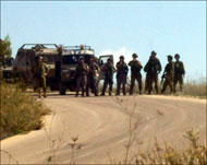منظمة حقوقية قالت إن قطع الطرق ينم عن رغبة إسرائيلية بضم ما حولها (الجزيرة نت)
