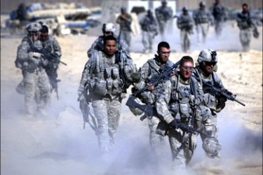 afp : US Army soliders from 1-506 Infantry Division return from a patrol in Paktika province, situated along the Afghan-Pakistan border, on November 28, 2008. AFP