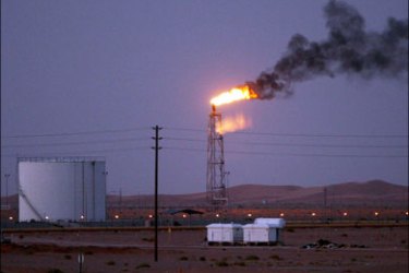 epa : A gas flame seen in the desert at Khurais oil field, about 160 km from Riyadh, Kingdom of Saudi Arabia, 23 June 2008. A top executive at Saudi Aramco said that the