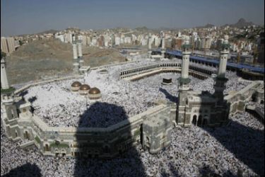 r/A general view of Friday prayers at the Grand Mosque in Mecca December 5, 2008.