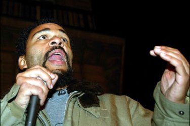 epa : epa00139040 French comedian Dieudonne M'Bala M'Bala, who is under fire from anti-racist and Jewish groups, vowed to perform outside the Olympia theatre after it
