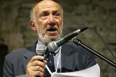 afp : (FILES) In a file picture dated July 24, 2005, US professor Richard Falk, gives a speech at the opening sof the World Tribunal on Iraq in Istanbul. Israel has turned back