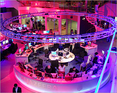القناة الإنجليزية تبث من ثلاثة مكاتب رئيسية بينها واشنطن (الجزيرة-أرشيف)