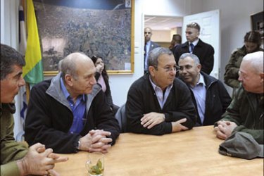 r : Israeli Army Chief of Staff Gabi Ashkenazi (L), Prime Minister Ehud Olmert (2nd L), Defence Minister Ehud Barak (3rd L) and Yoav Galant (R), head of the Israeli army