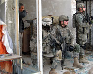 جنود أميركيون ينتشرون في منطقة ببغداد الأسبوع الماضي (الفرنسية)