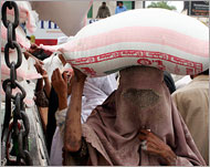 باكستان والهند وبنغلاديش تنتج 15% من محصول القمح العالمي لتطعم أكثر من مليار إنسان (رويترز)
