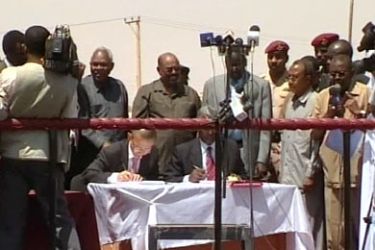 الرئيس السوداني عمر البشير يصل دارفور لأول مرة بعد قرار المحكمة