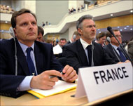 فرنسا هددت بالانسحاب مع كافة الدول الأوروبية إذا وجه أحمدي نجاد 