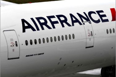 REUTERS/ The new Air France logo on a Boeing 777 300-ER is unveiled in Everett, Washington, April 10, 2009. REUTERS/Marcus R Donner (UNITED STATES TRANSPORT BUSINESS)