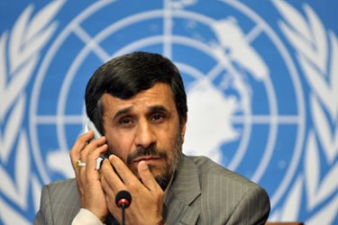 ف- Iranian President Mahmoud Ahmadinejad gestures during a press conference following his speech at the UN review conference on racism on April 20, 2009
