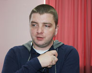 ماكسيم بوتكيفيتش الناشط في مركز التأثير الاجتماعي ومدير مشروع بلا حدود (الجزيرة نت) 