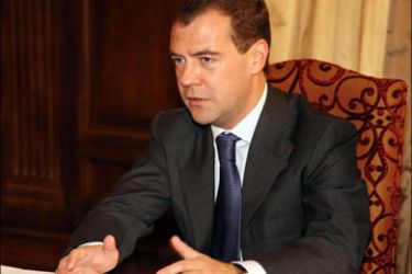 afp : Russian President Dmitry Medvedev speaks with Israeli Foreign Minister Avigdor Lieberman outside Moscow in Barvikha on June 2, 2009. Right-wing Israeli Foreign Minister