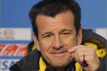 Brazilian national football team coach Dunga gestures during a press conference at Ellis Park stadium in Johannesburg on June 27, 2009 on the eve of their FIFA 2009 Confederations Cup final match against the USA.