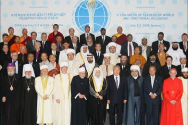 Kazakh President Nursultan Nazarbayev (7R) poses for a group picture in Astana on July 1, 2009 with the participants of the Congress of Leaders of World and Traditional Religions.