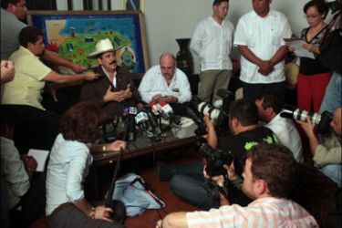 afp : Honduras' ousted President Manuel Zelaya answers questions during a news conference in Managua, July 17, 2009. Allies of ousted President Zelaya say U.S.-backed talks
