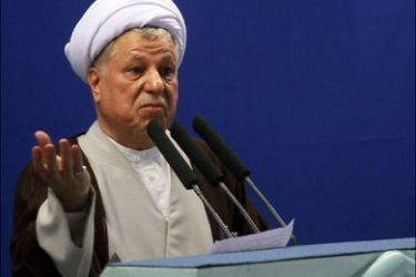 afp : Iranian influential cleric and former president Akbar Hashemi Rafsanjani delivers his sermon during Friday prayers at Tehran University in the Iranian capital on July 17,