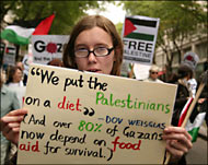 مظاهرة بلندن تضامنا مع الفلسطينيين في ذكرى النكبة (الجزيرة)