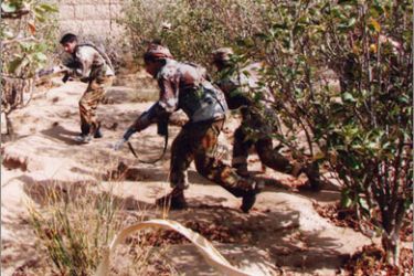 An undated handout picture released by the Yemeni army on October 14, 2009 shows Yemeni troops in the battlefield in the northern Saada province