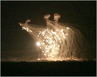 القوات الأميركية استخدمت الفوسفور الأبيض بهجومها على الفلوجة عام 2004 (رويترز-أرشيف)