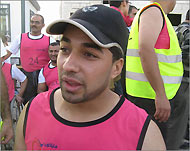 محمد حسن الفائز بالمركز الأول عن ذوي الاحتياجات الخاصة (الجزيرة نت)