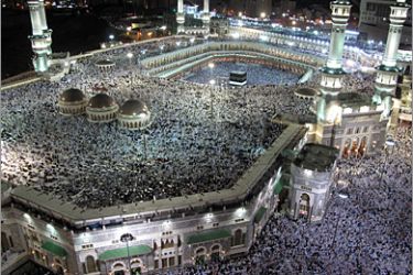الصورة الرئسية للخبر - قرابة مليونين حاج من الخارج تستقبلهم مكة المكرمة هذا العام