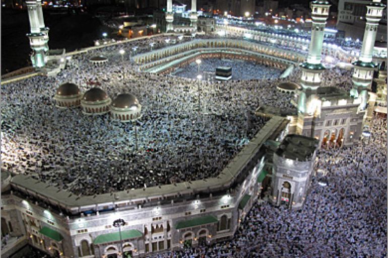 الصورة الرئسية للخبر - قرابة مليونين حاج من الخارج تستقبلهم مكة المكرمة هذا العام