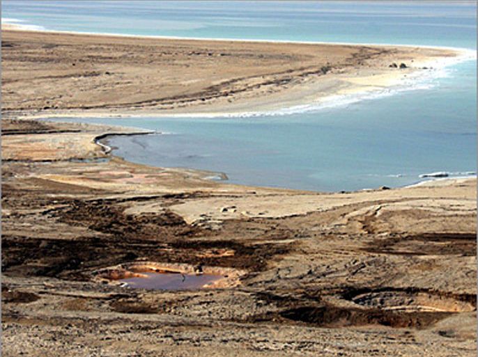 A picture shows the drying shores of the Dead Sea, south of the Jordanian capital Amman, on November 9, 2009. The Dead Sea may soon shrink to a lifeless pond as Middle East political strife blocks vital measures needed to halt the decay of the world's lowest and saltiest body of water, experts say