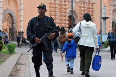 afp : A Honduran soldier patrols the streets of Tegucigalpa, on November 27, 2009 prior to Sunday's elections. The United States, one of the few countries likely to recognize