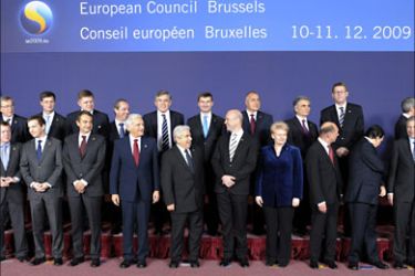 A general view of EU leaders during a familly photo of a European Union summit at the European Council headquarters on December 10, 2009