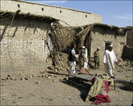 الضربات قتلت مئات المسلحين لكن سقط فيها أيضا عشرات من المدنيين والجنود الباكستانيين(رويترز-أرشيف)