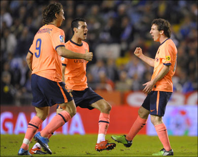 الأرجنتيني ليونيل ميسي (يمين) سجل هدفين لبرشلونة (الفرنسية) 