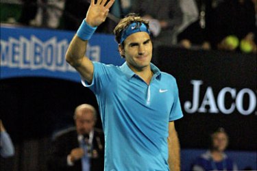 f_Roger Federer of Switzerland waves to the crowd as he celebrates his victory over Jo-Wilfried Tsonga of France in their men's semi-final match on day