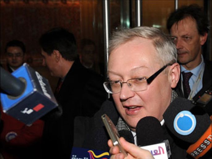 afp : Sergei Ryabkov, a Russian deputy foreign minister, is questioned by reporters as he leaves a meeting of the Iran 6 January 16, 2010 in New York. Six major powers huddled