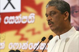 r_Presidential candidate and former army chief, General Sarath Fonseka, speaks to the media a day after the residence of Tiran Alles, a wealthy businessman
