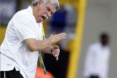 Egypt's coach Hassan Shehata reacts during their African Nations Cup soccer match aginst Nigeria at Ombaka stadium in Benguela