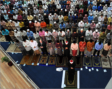 الوضوء للصلاة أصبح اقتصاديا في ماليزيا (الفرنسية-أرشيف)