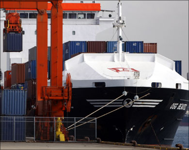 الصادرات اليابانية إلى الصين زادت بنسبة 79.9% في يناير/كانون الثاني (رويترز)