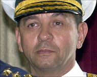 قائد سلاح البحرية السابق الفريق أورنيك من بين المعتقلين (الفرنسية)