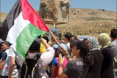 حركة التضامن المحلية والدولية اصبحت جزء مهم في حياة الفلسطينيين-الجزيرة نت