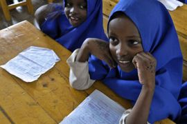 Displaced Somalis attend a lesson in southern Mogadishu’s Manahijta elementary school on March 31, 2010, which is funded by the Norwegian Refugee Council, NRC, and provides free education to around 630 students