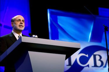 r_U.S. Federal Reserve Chairman Ben Bernanke delivers his speech during the Independent Community Bankers of America convention in Orlando, Florida March 20, 2010